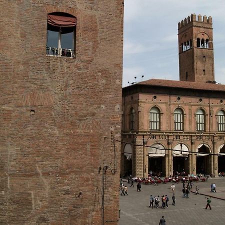 Casa Isolani Luxury Rooms Piazza Maggiore 1 Болонья Экстерьер фото