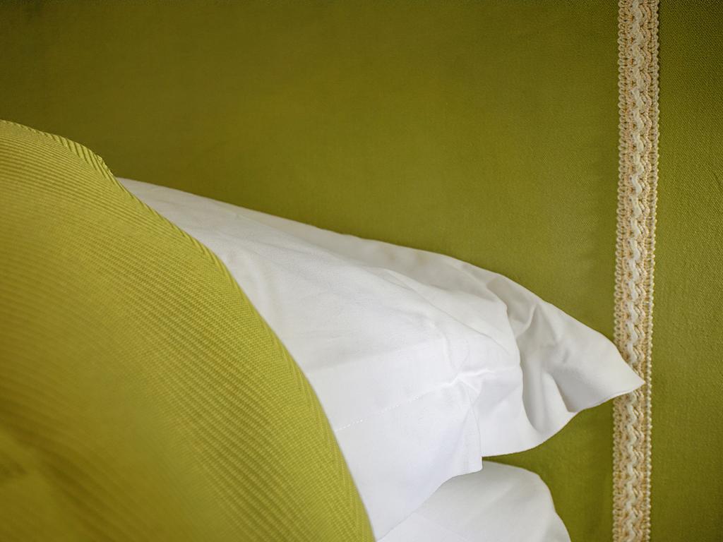 Casa Isolani Luxury Rooms Piazza Maggiore 1 Болонья Экстерьер фото
