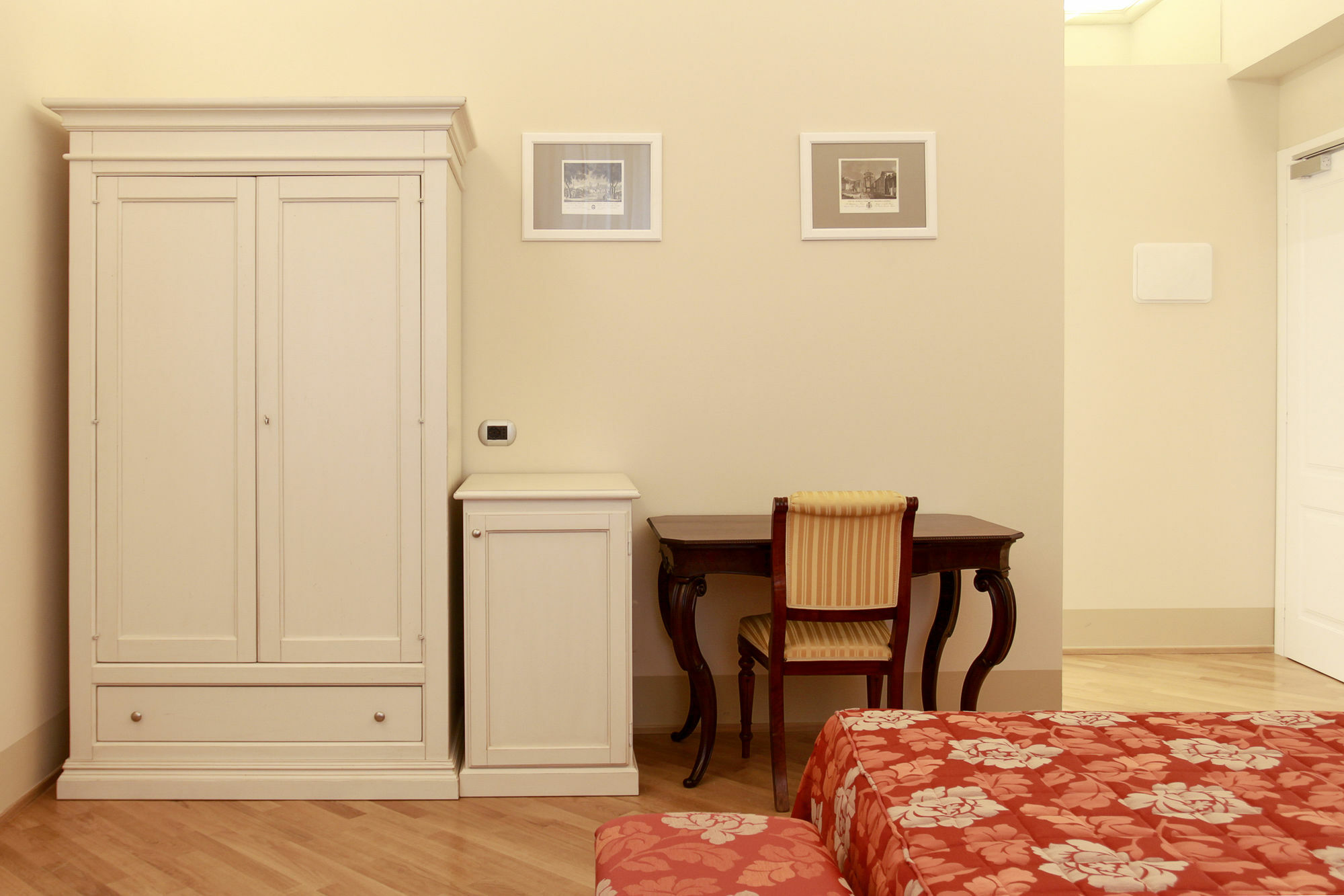 Casa Isolani Luxury Rooms Piazza Maggiore 1 Болонья Экстерьер фото