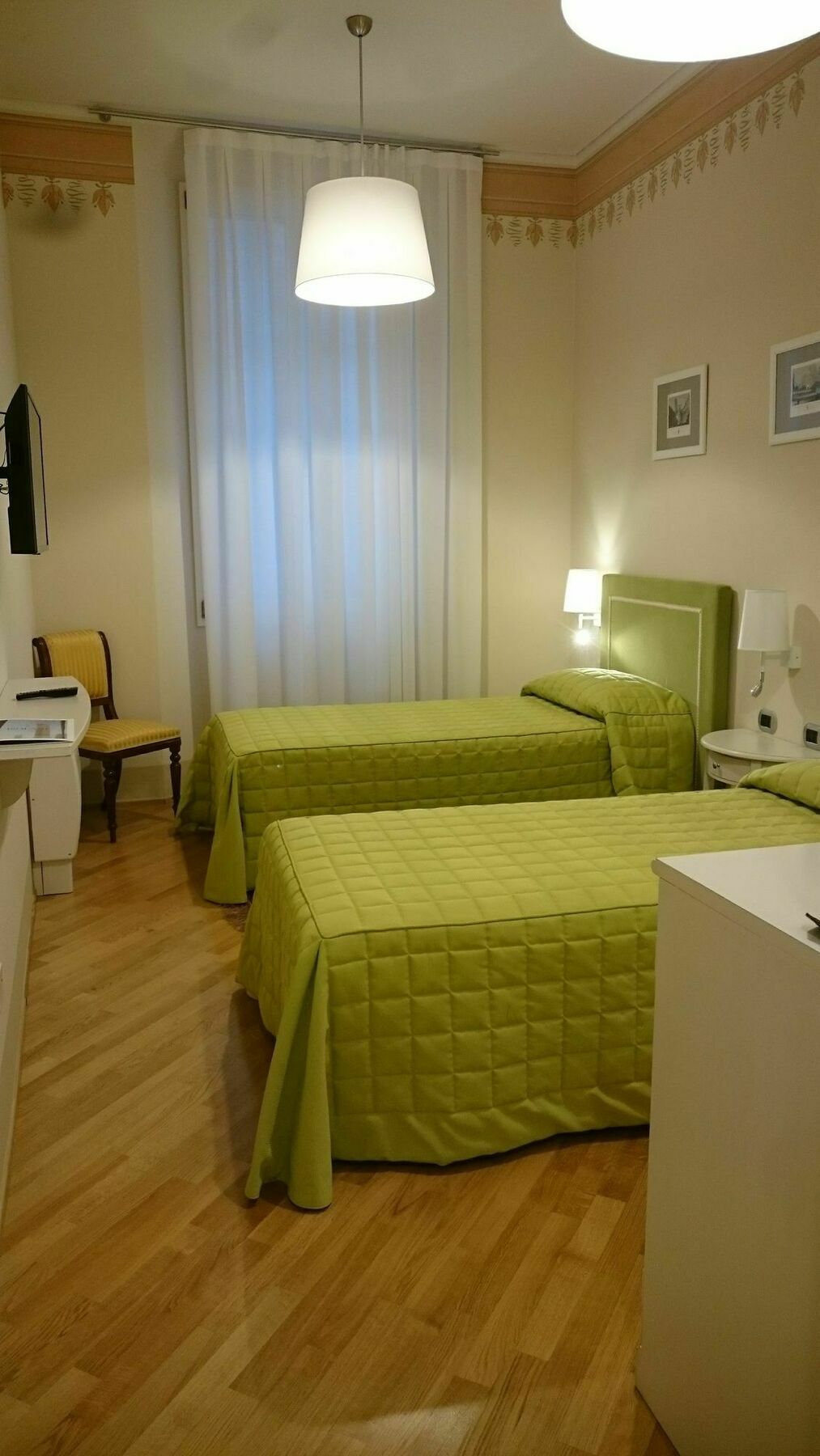 Casa Isolani Luxury Rooms Piazza Maggiore 1 Болонья Экстерьер фото