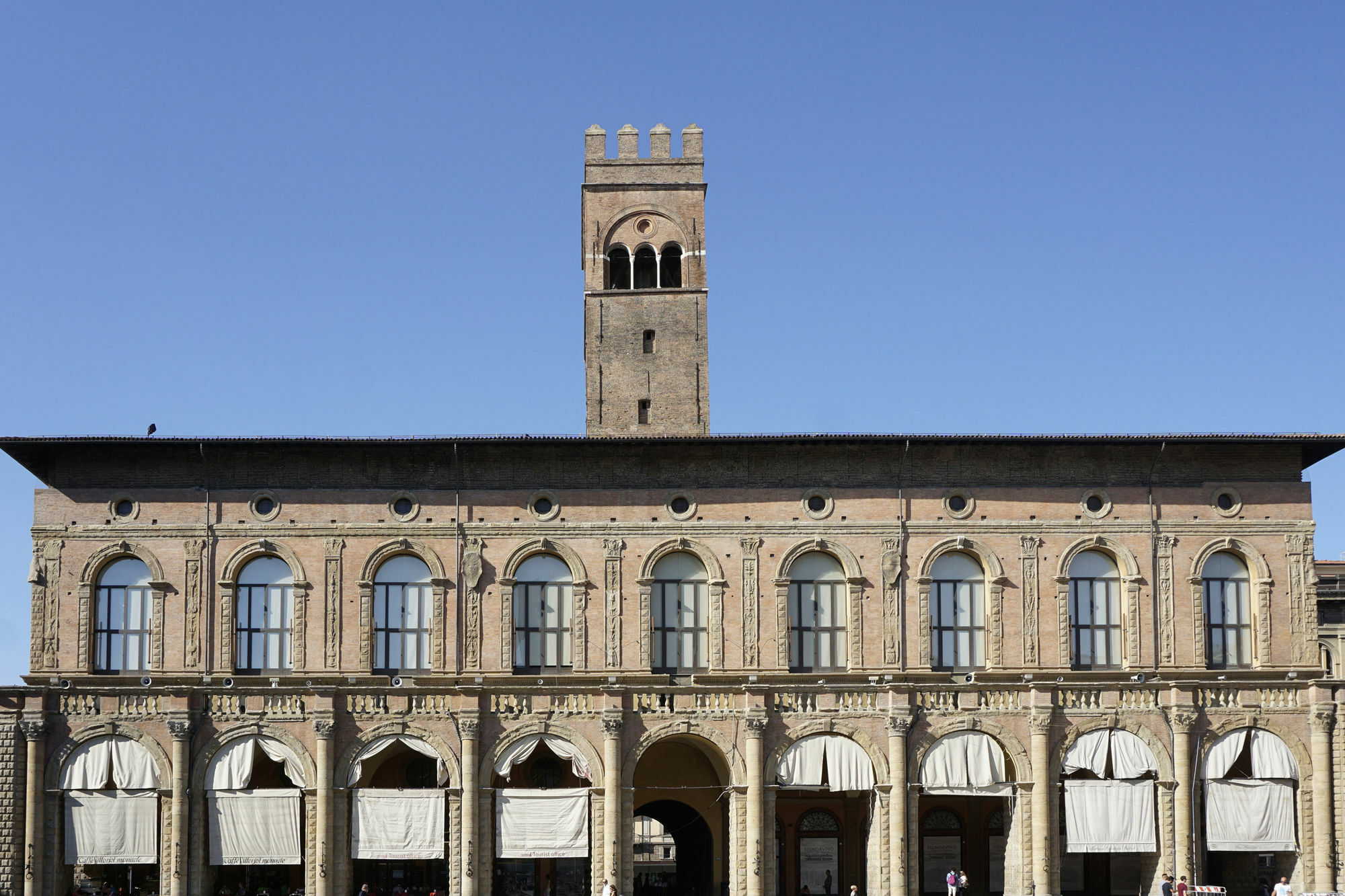 Casa Isolani Luxury Rooms Piazza Maggiore 1 Болонья Экстерьер фото