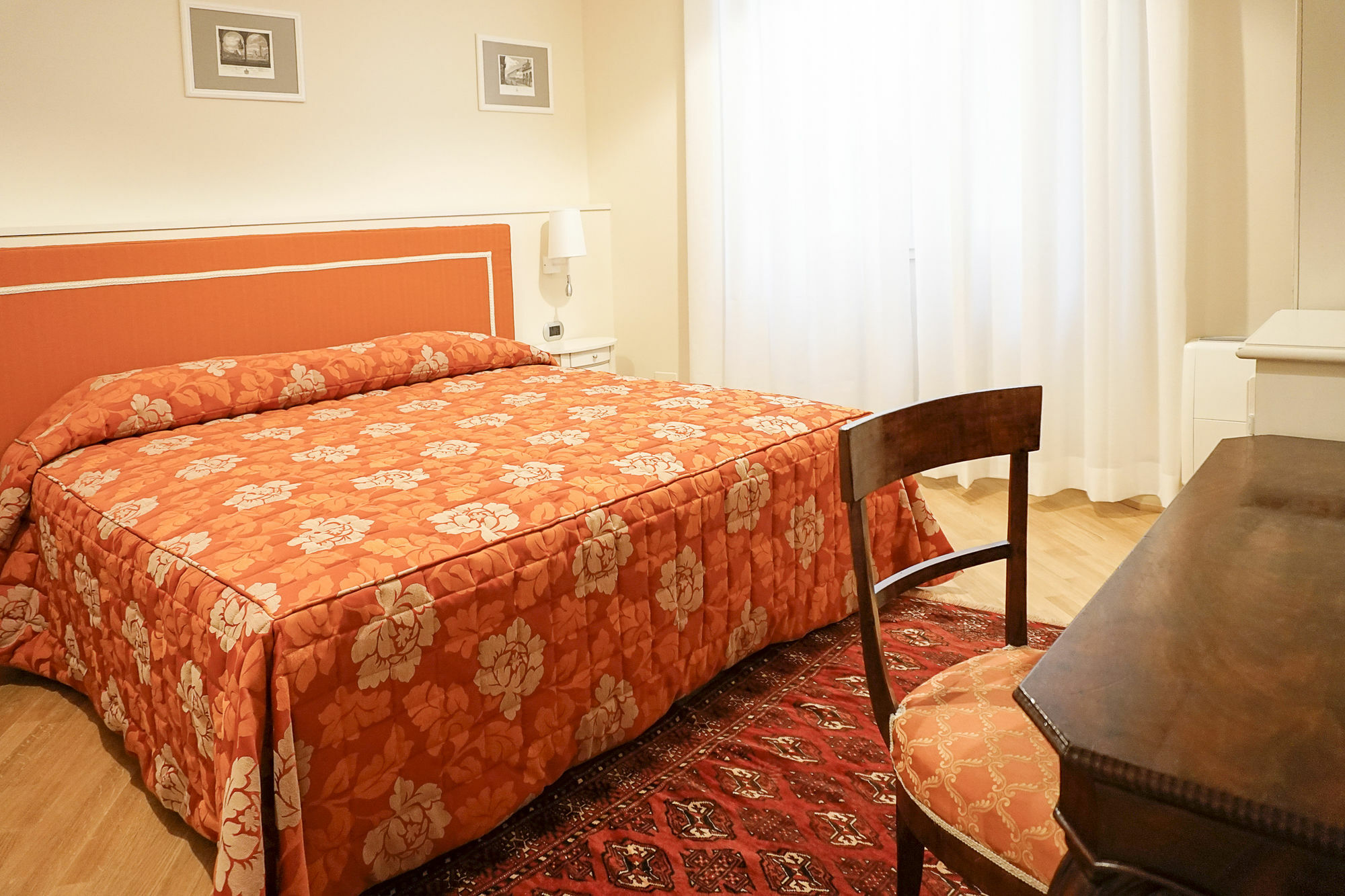 Casa Isolani Luxury Rooms Piazza Maggiore 1 Болонья Экстерьер фото