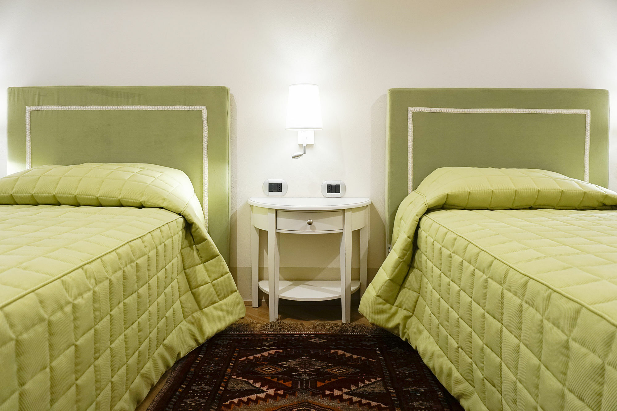 Casa Isolani Luxury Rooms Piazza Maggiore 1 Болонья Экстерьер фото